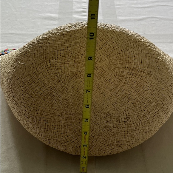 Colorful Woven Straw Shoulder Tote Bag Embellished With A Pom-Pom - Picture 6 of 8